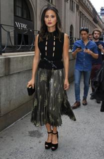 Jamie Chung feet photo thumbnail
