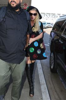 Kesha feet photo thumbnail