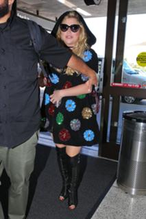 Kesha feet photo thumbnail