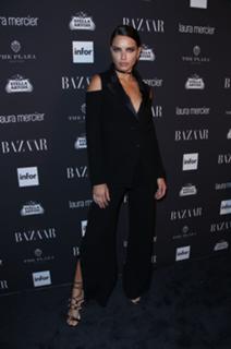Adriana Lima feet photo thumbnail