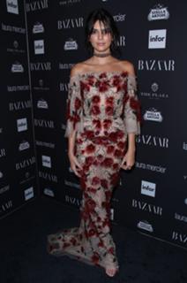 Kendall Jenner feet photo thumbnail