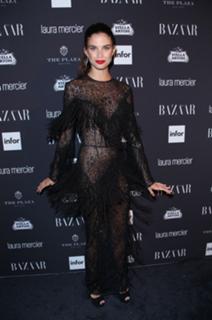 Sara Sampaio feet photo thumbnail