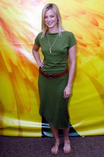 Amy Smart feet photo thumbnail