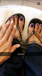 Brooke Burke feet photo thumbnail