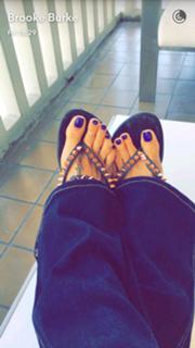 Brooke Burke feet photo thumbnail