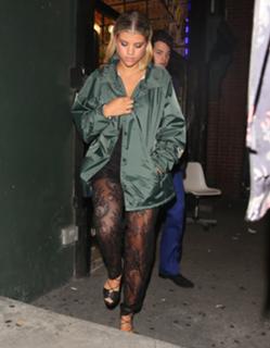 Sofia Richie feet photo thumbnail