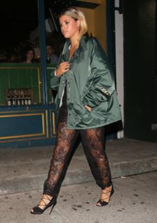 Sofia Richie feet photo thumbnail