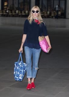 Fearne Cotton feet photo thumbnail