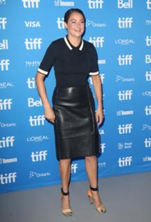 Shailene Woodley feet photo thumbnail
