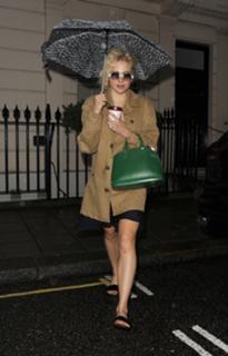 Pixie Lott feet photo thumbnail