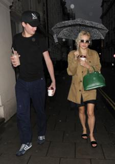 Pixie Lott feet photo thumbnail