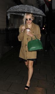 Pixie Lott feet photo thumbnail