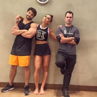 Sabrina Sato feet photo thumbnail