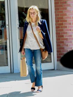 Reese Witherspoon feet photo thumbnail