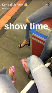 Kendall Jenner feet photo thumbnail