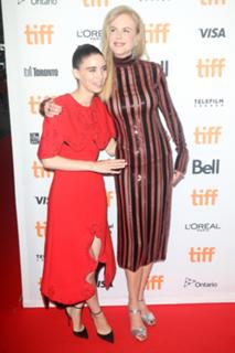 Nicole Kidman feet photo thumbnail