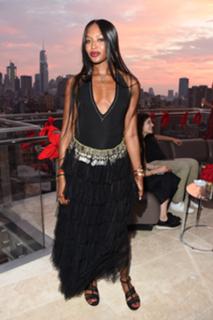 Naomi Campbell feet photo thumbnail