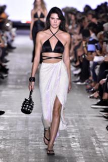 Kendall Jenner feet photo thumbnail