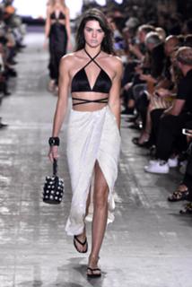 Kendall Jenner feet photo thumbnail