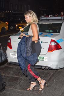 Sofia Richie feet photo thumbnail