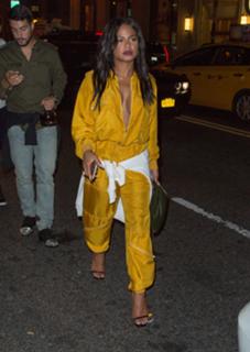 Christina Milian feet photo thumbnail