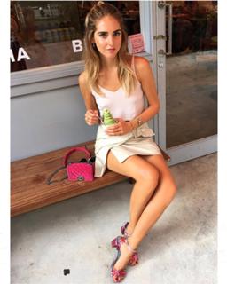 Chiara Ferragni feet photo thumbnail