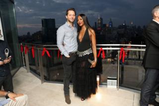 Naomi Campbell feet photo thumbnail