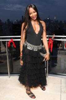 Naomi Campbell feet photo thumbnail