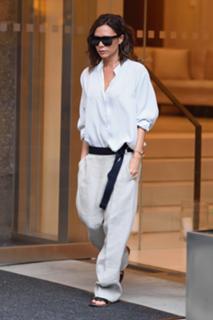 Victoria Beckham feet photo thumbnail