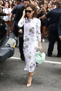 Victoria Beckham feet photo thumbnail