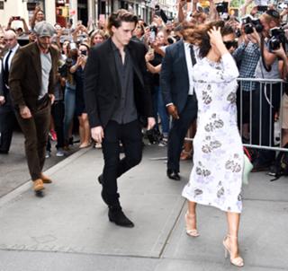 Victoria Beckham feet photo thumbnail
