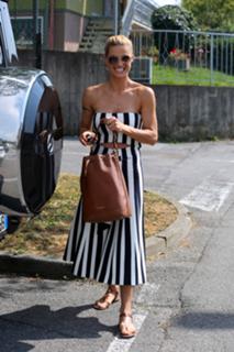 Michelle Hunziker feet photo thumbnail