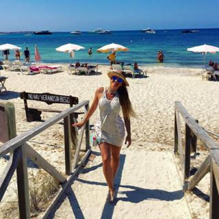 Lívia Andrade feet photo thumbnail