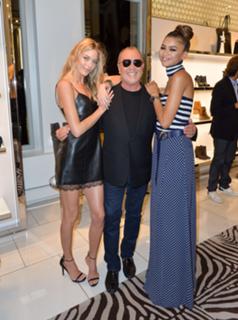 Martha Hunt feet photo thumbnail