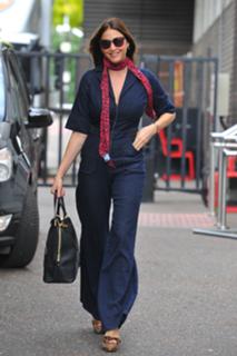 Lisa Snowdon feet photo thumbnail