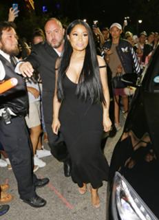Nicki Minaj feet photo thumbnail