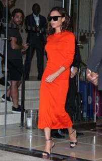 Victoria Beckham feet photo thumbnail