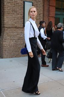Karolina Kurkova feet photo thumbnail