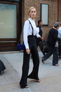 Karolina Kurkova feet photo thumbnail
