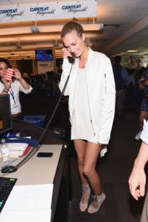 Josephine Skriver feet photo thumbnail