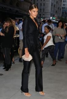 Nina Agdal feet photo thumbnail