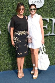 Mariska Hargitay feet photo thumbnail