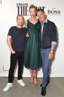 Karlie Kloss feet photo thumbnail