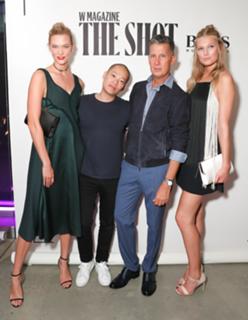 Karlie Kloss feet photo thumbnail