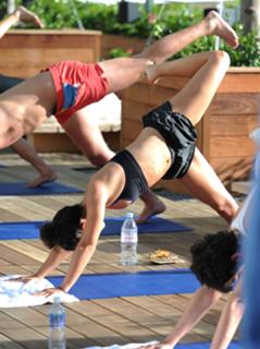 Shenae Grimes-Beech feet photo thumbnail