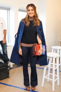 Jessica Alba feet photo thumbnail