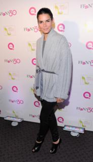 Angie Harmon feet photo thumbnail