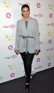 Angie Harmon feet photo thumbnail