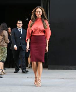 Chrissy Teigen feet photo thumbnail