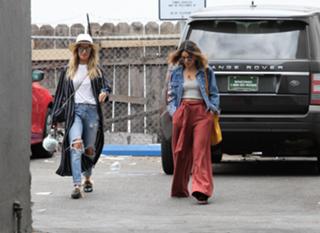 Vanessa Hudgens feet photo thumbnail